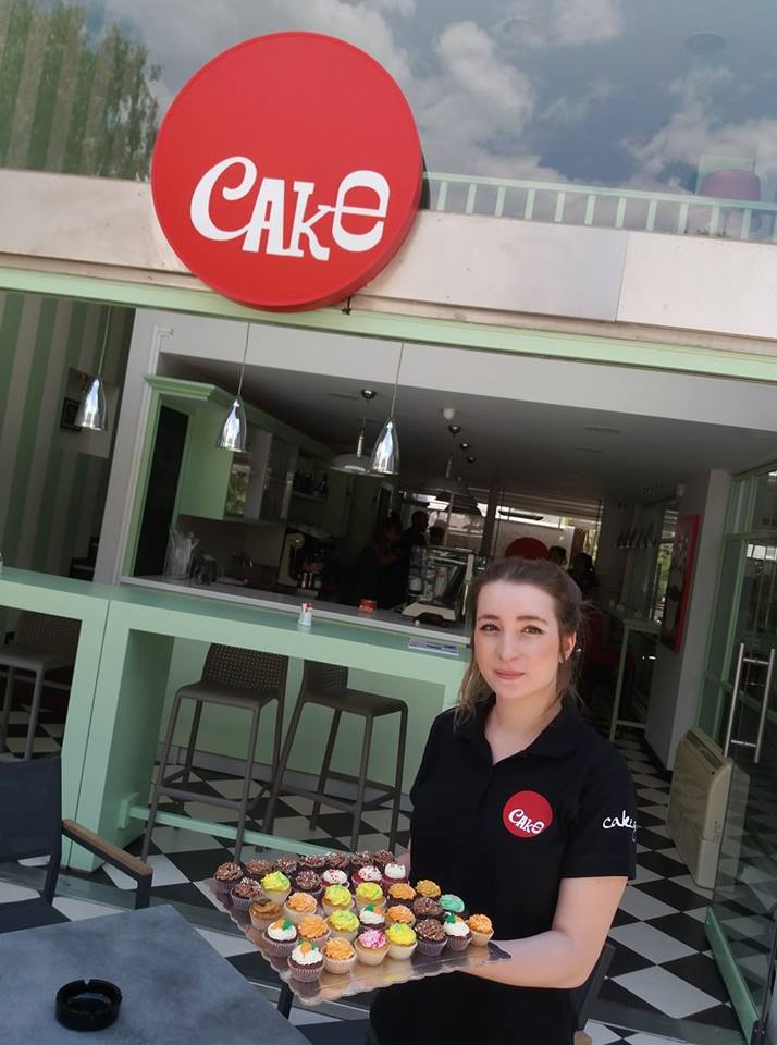 Άνοιξε και πάλι το Cake στη Γλυφάδα