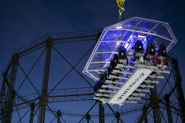 Dinner in the sky: Δείπνο 50 μέτρα από τη γη
